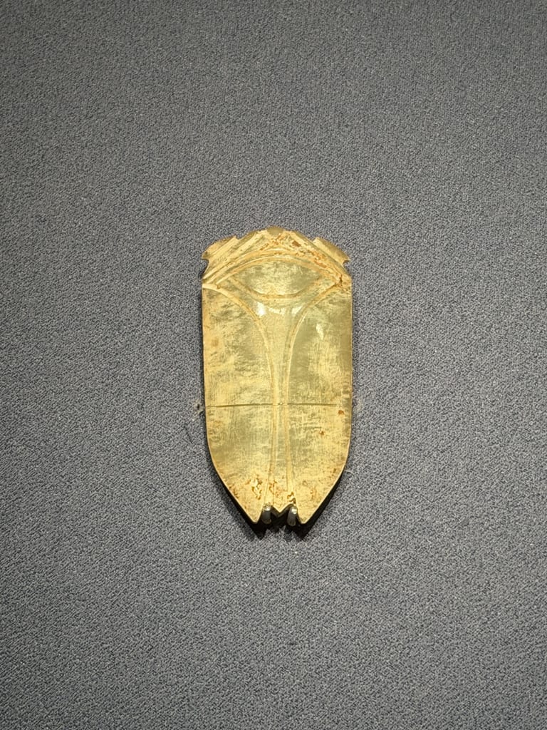 汉式玉蝉，片状，背面光素