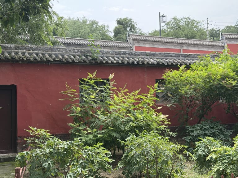 晋祠红墙灰瓦院落