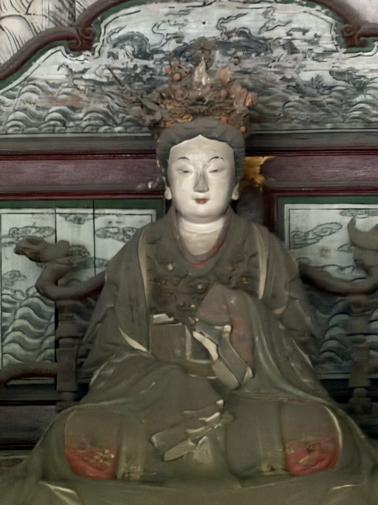 宋代彩塑侍女像